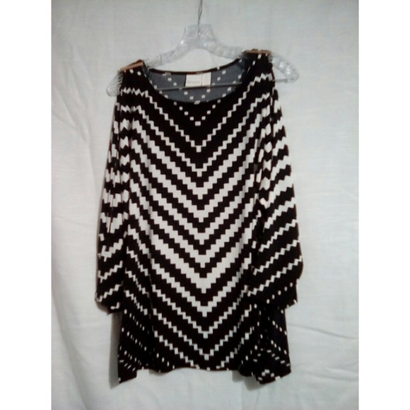 Chico's Tops - Chico's Women's Sz 3 or XL Black White Pattern Chico's Tops - Chico's Women's Sz 3 or XL Black White Pattern